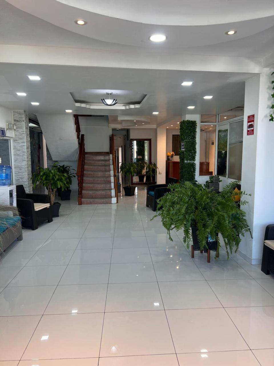 Hostal Carliza Puerto Ayora  Exterior photo